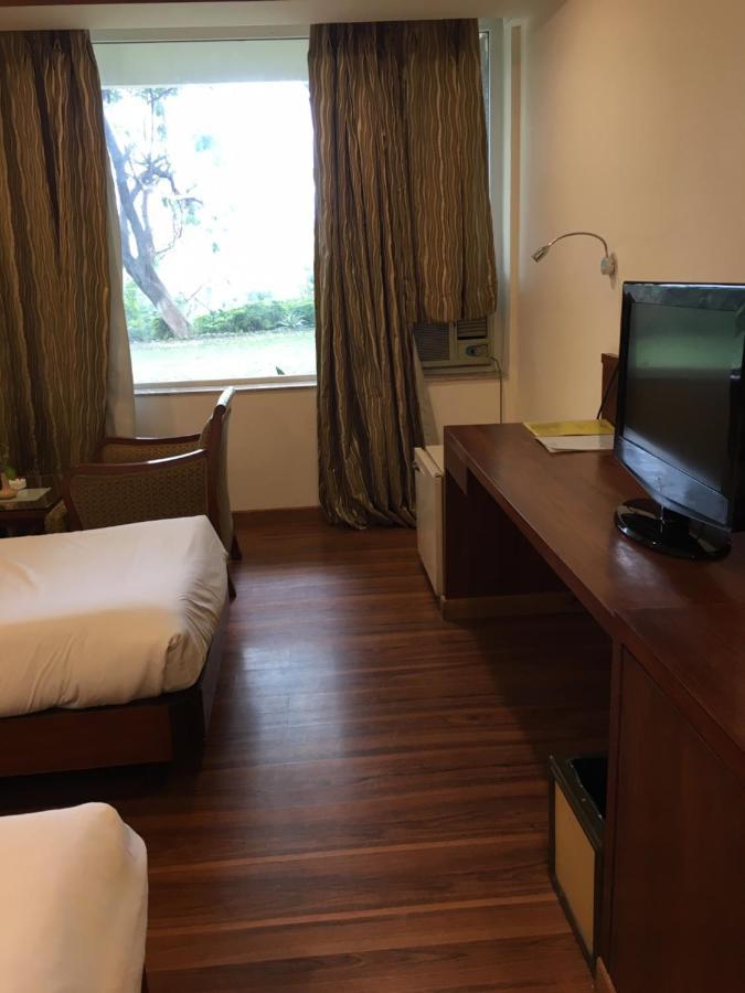 Hotel Jammu Ashok Εξωτερικό φωτογραφία
