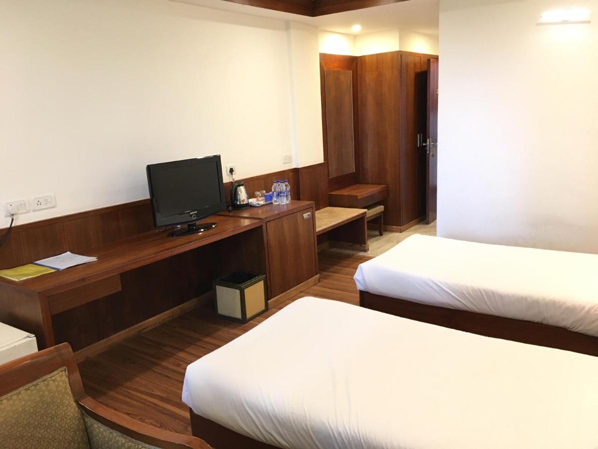 Hotel Jammu Ashok Εξωτερικό φωτογραφία